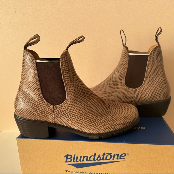 BLUNDSTONE Chelsea Lizard Embossed Leather Heeled Boot. 2165. Size: 6.5, 7, 8 - Picture 3 of 16